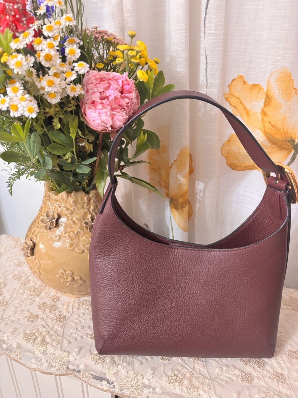 Madewell Pebbled Leather Shoulder Bag in Burgundy - Picture 4 of 9